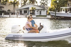 Grand S300 Boat